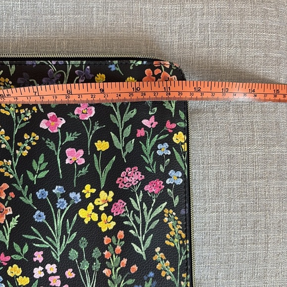DAY DESIGNER Floral Zipper Pouch or Clutch - Picture 7 of 10